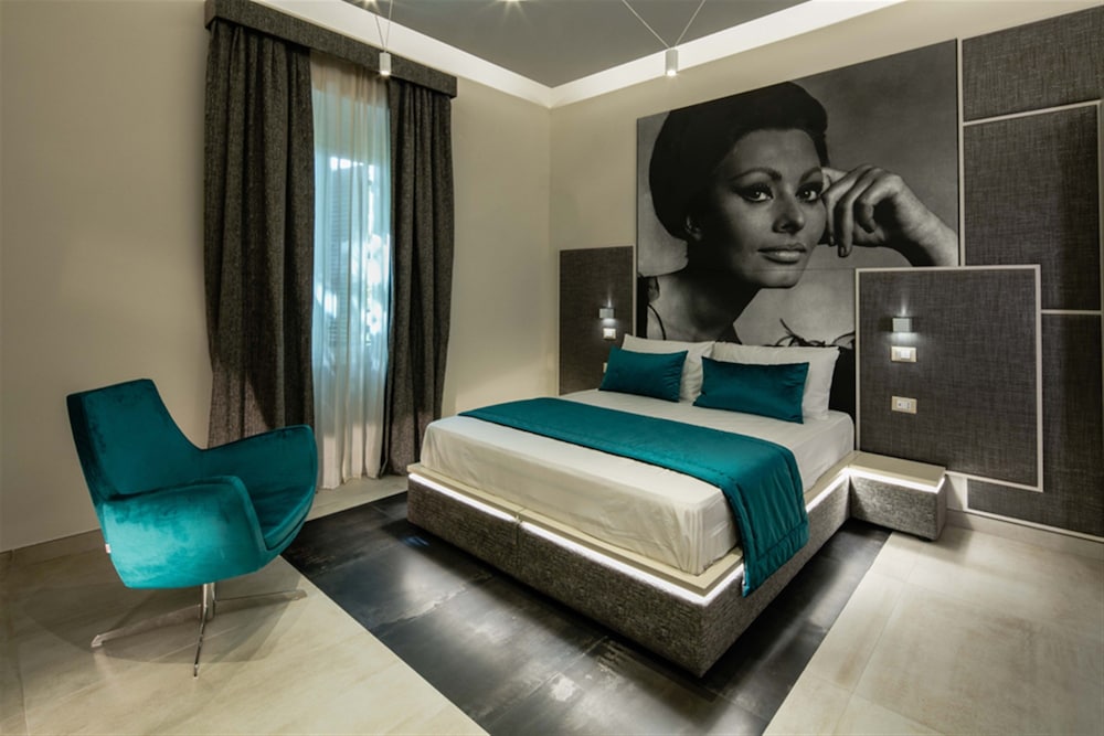 Via Veneto Luxury Suites 8/50