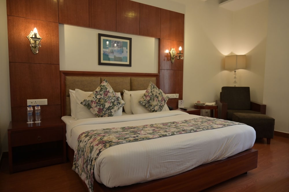 Hk Clarks Inn Amritsar 6/25
