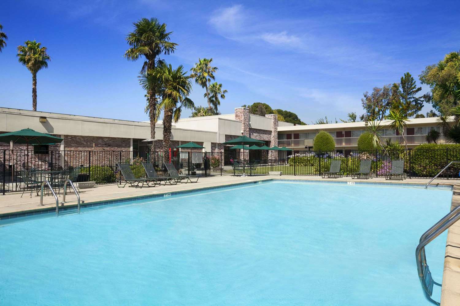 Ramada By Wyndham Sunnyvale/Silicon Valley 8/10