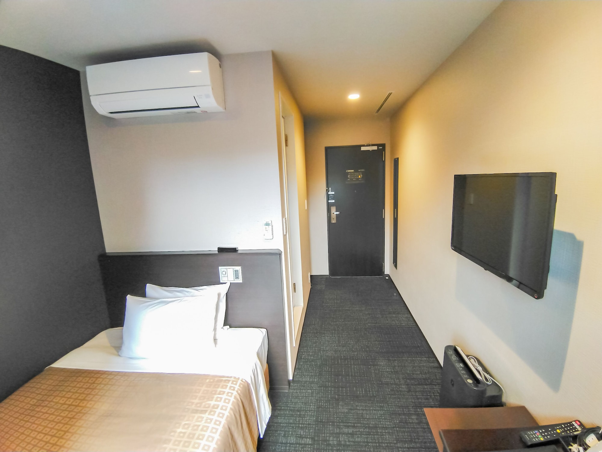 1 BEDROOM, SINGLE