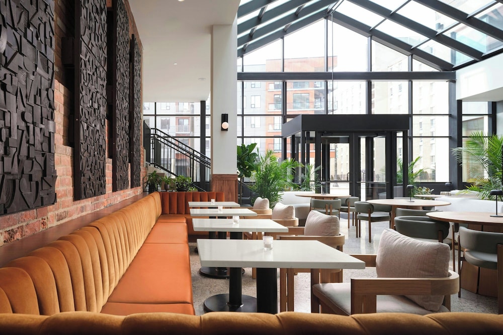 AC Hotel by Marriott Detroit at the Bonstelle 30/54