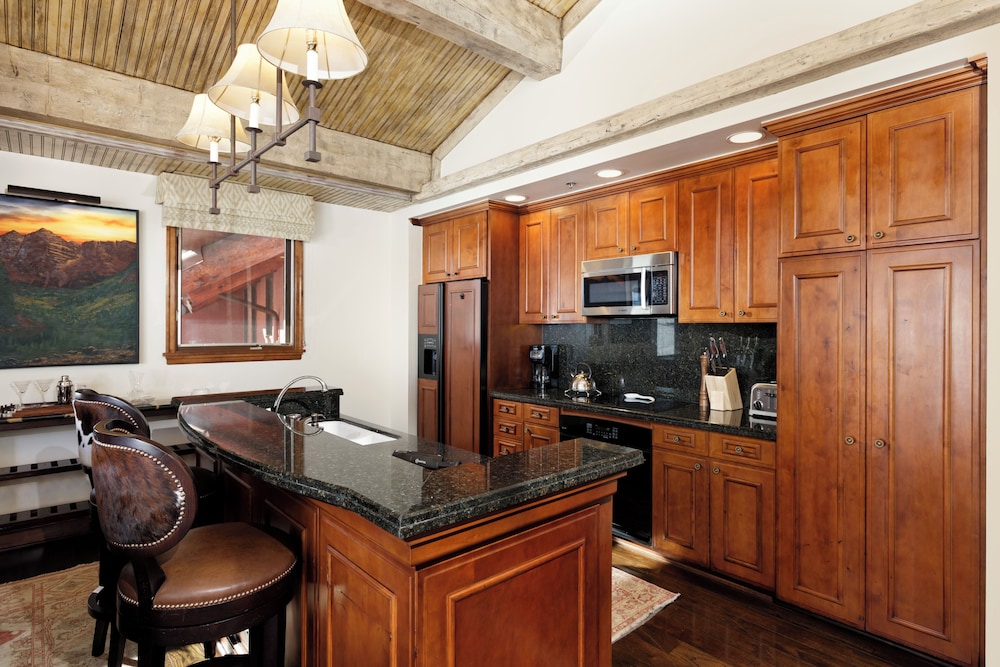 Ritz-Carlton Club, Aspen Highlands by Frias 41/50