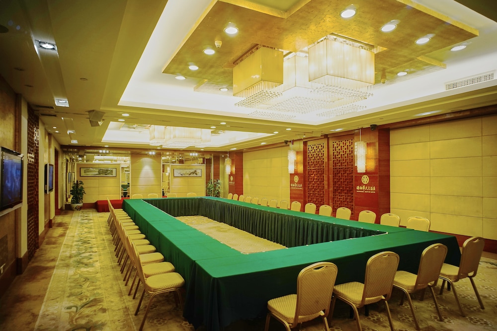 Changsha Xiaoxiang Huatian Hotel 38/54