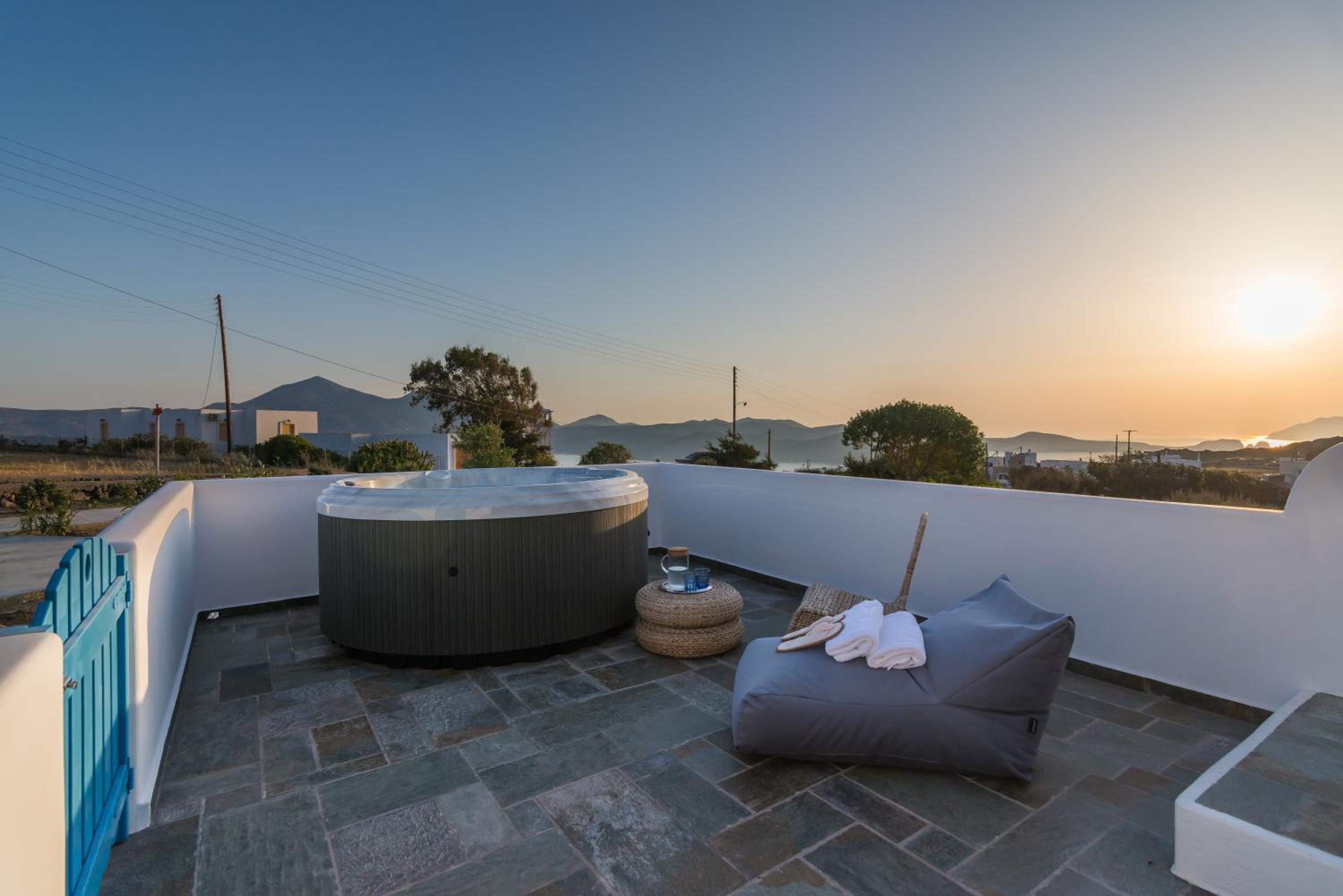 Eiriana Luxury Suites 38/60