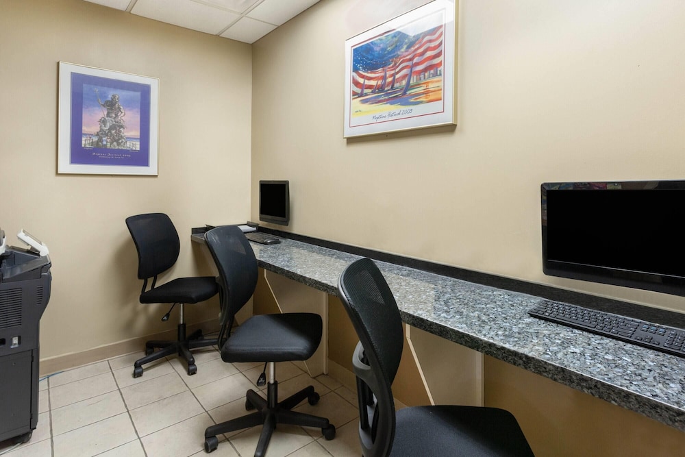 Ramada Plaza by Wyndham Virginia Beach Oceanfront 42/50