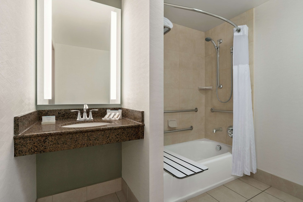 Hilton Garden Inn Charlotte Ayrsley 12/44
