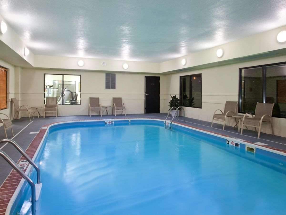 Baymont by Wyndham Merrillville 14/21