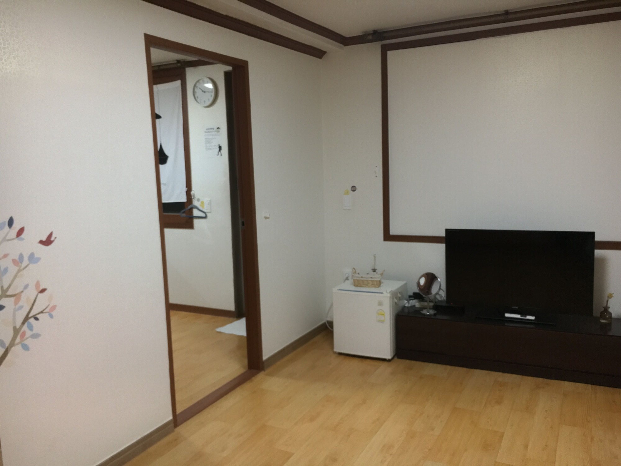 HOUSE, 3 FUTON BEDS, CITY VIEW, ANNEX