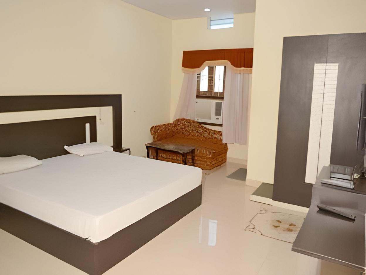 Hotel Konark 8/15