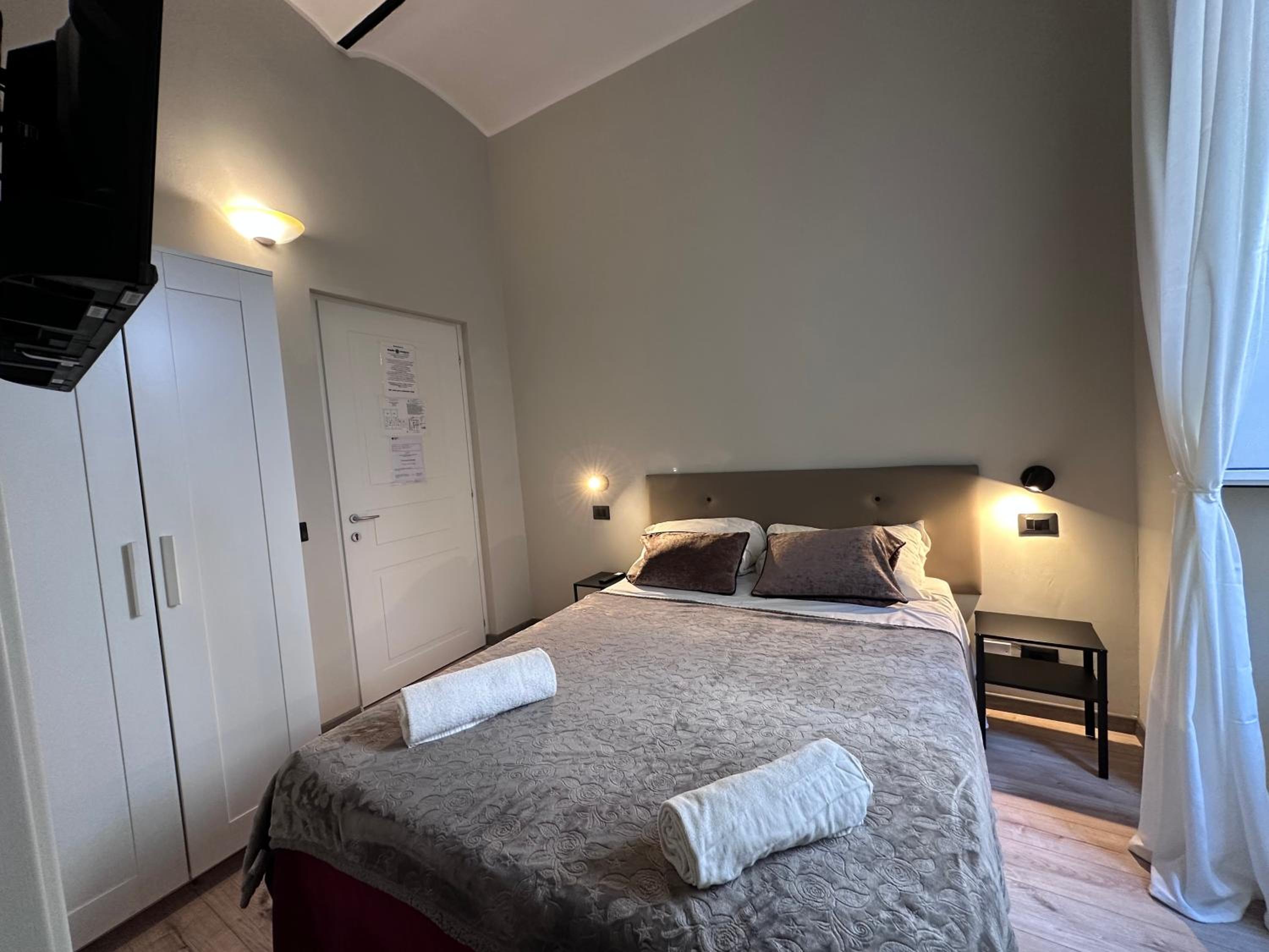 Room, Double Bed, Private Bathroom