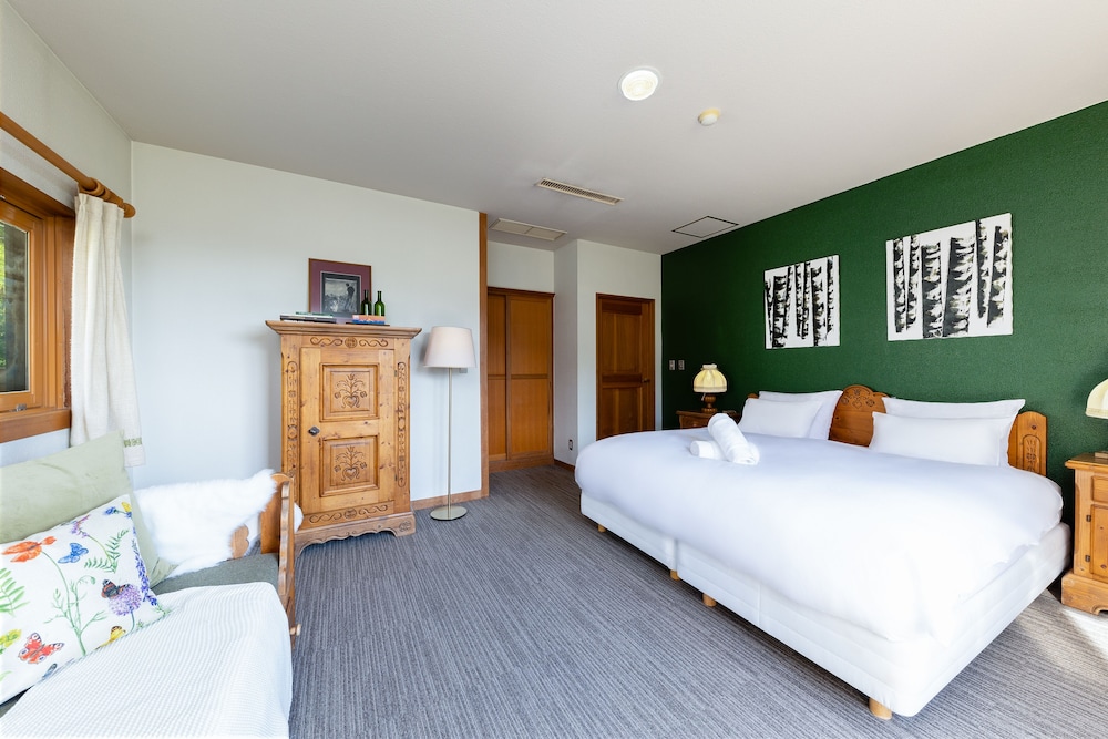 Marillen Hotel 9/37