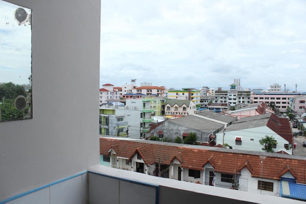 Saeng Chan Apartment 21/22
