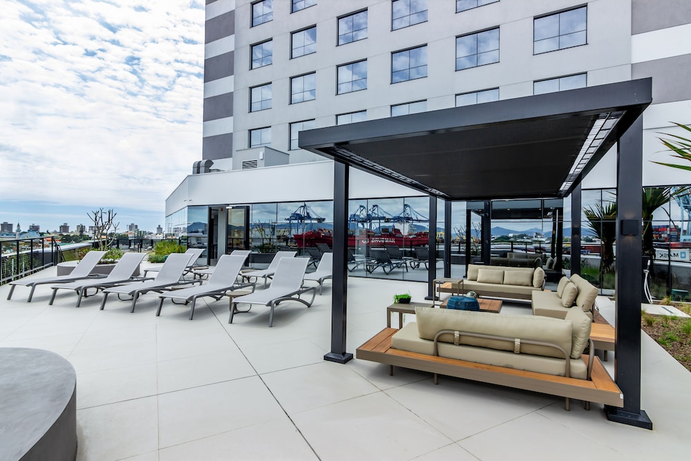 Mercure Itajai Navegantes 3/50