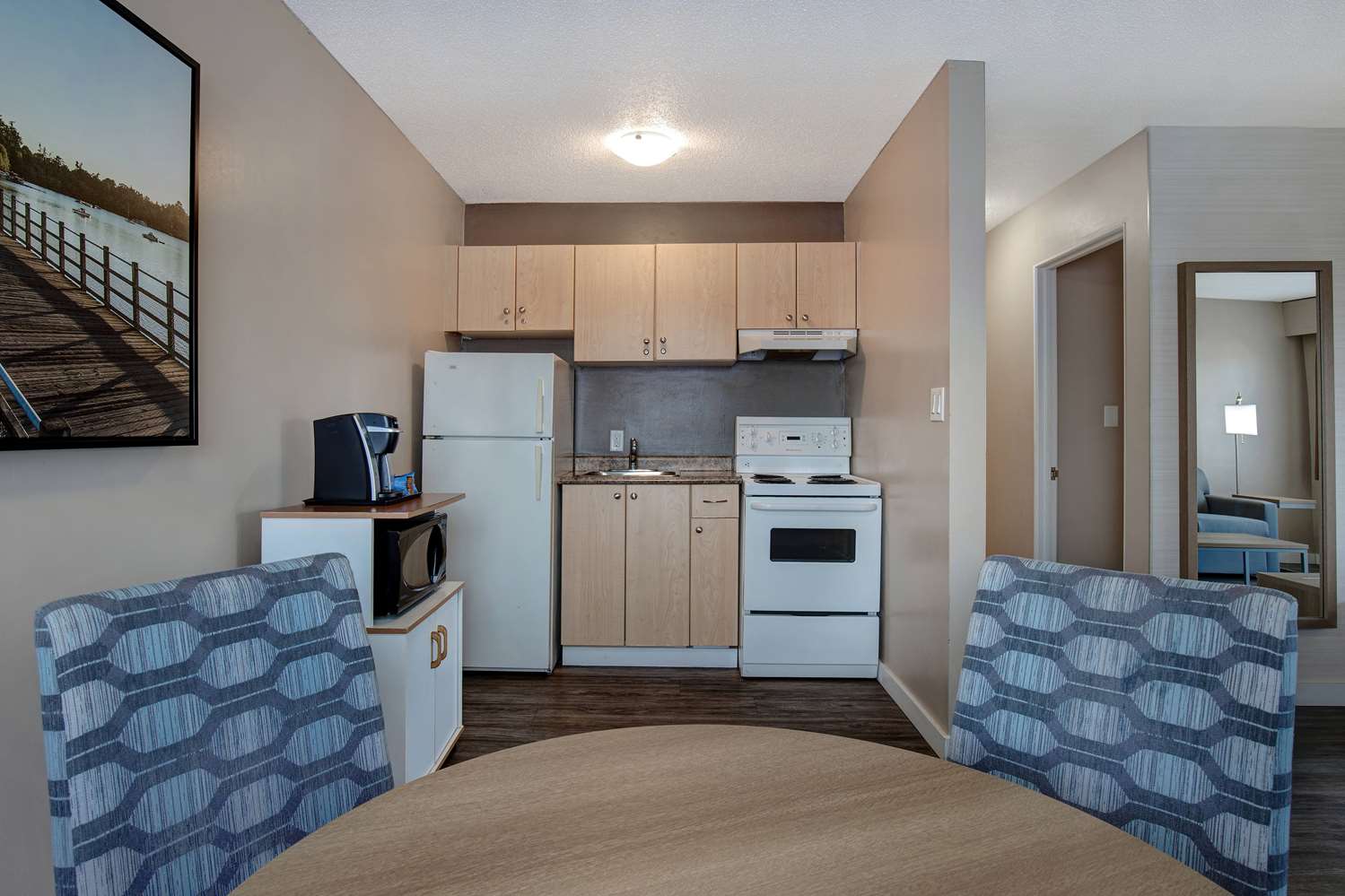 Days Inn By Wyndham Victoria Uptown 8/62