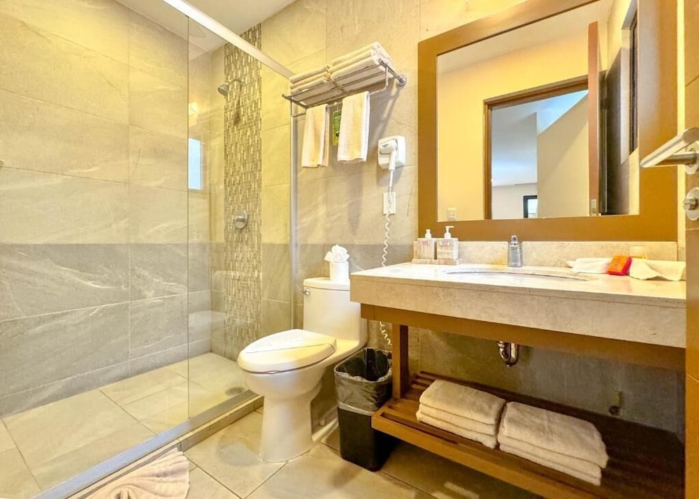 Grand Fifty Suites 64/65