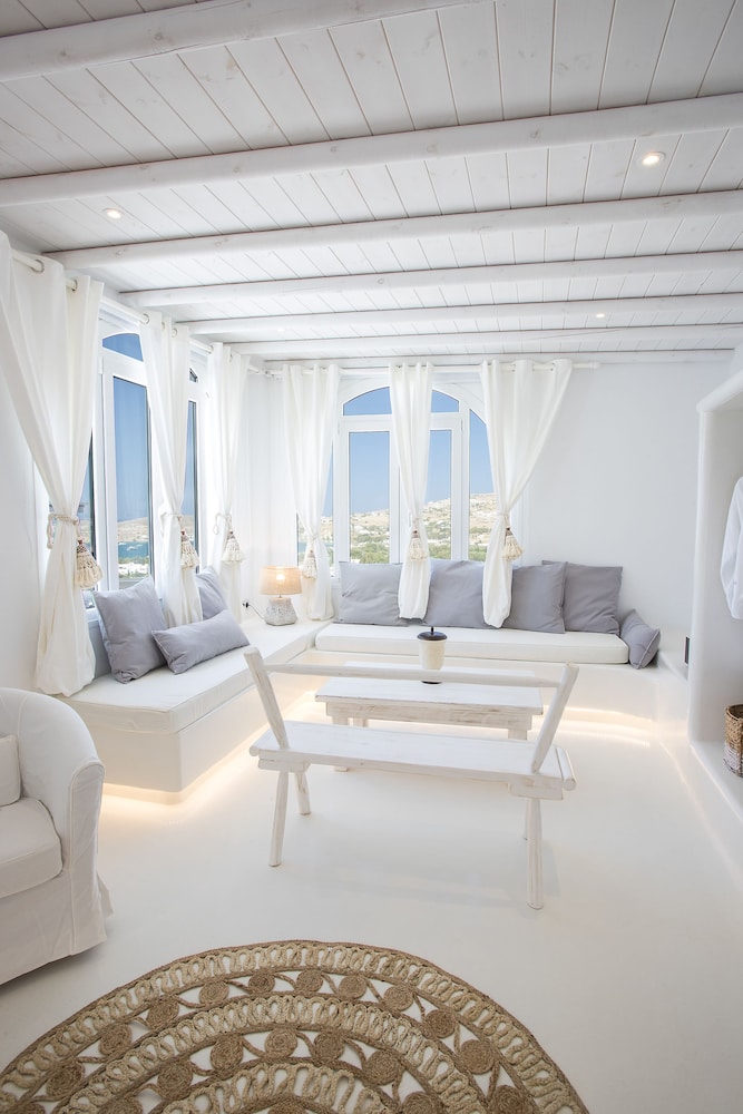 Paros Palace 36/76