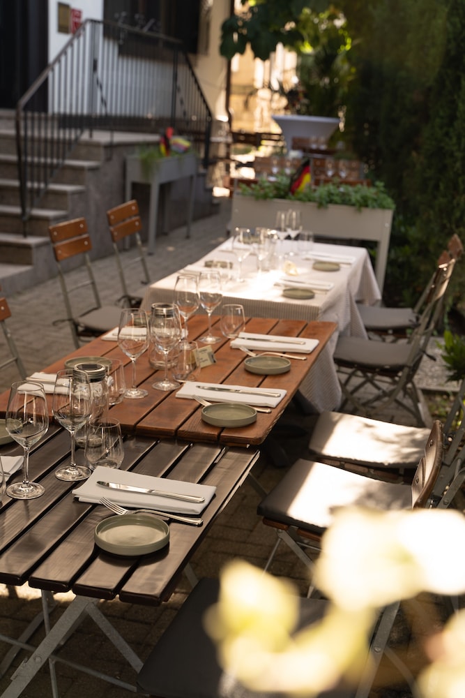 BOUTIQUE HOTEL SOCIETE 32/43