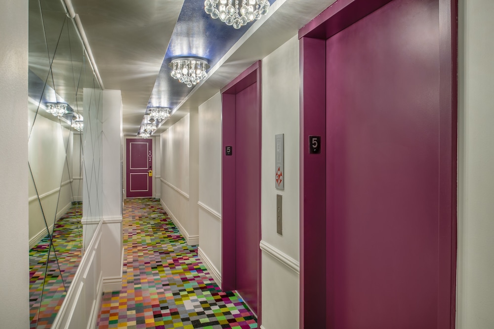 Staypineapple An Artful Hotel Midtown New York 7/65