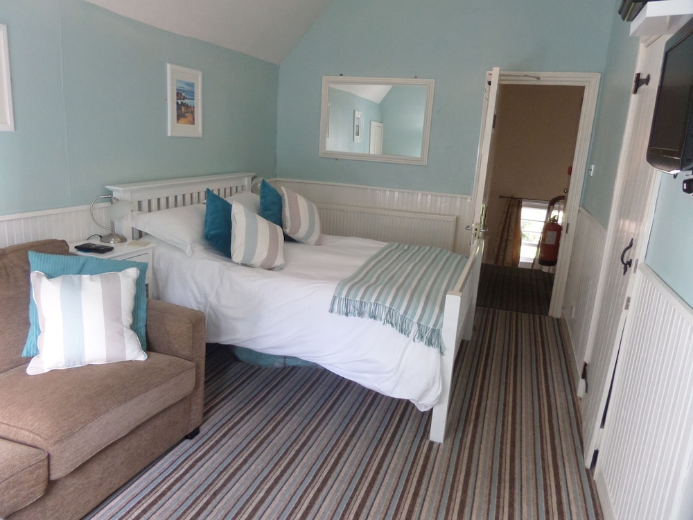 Broomfield House 11/50
