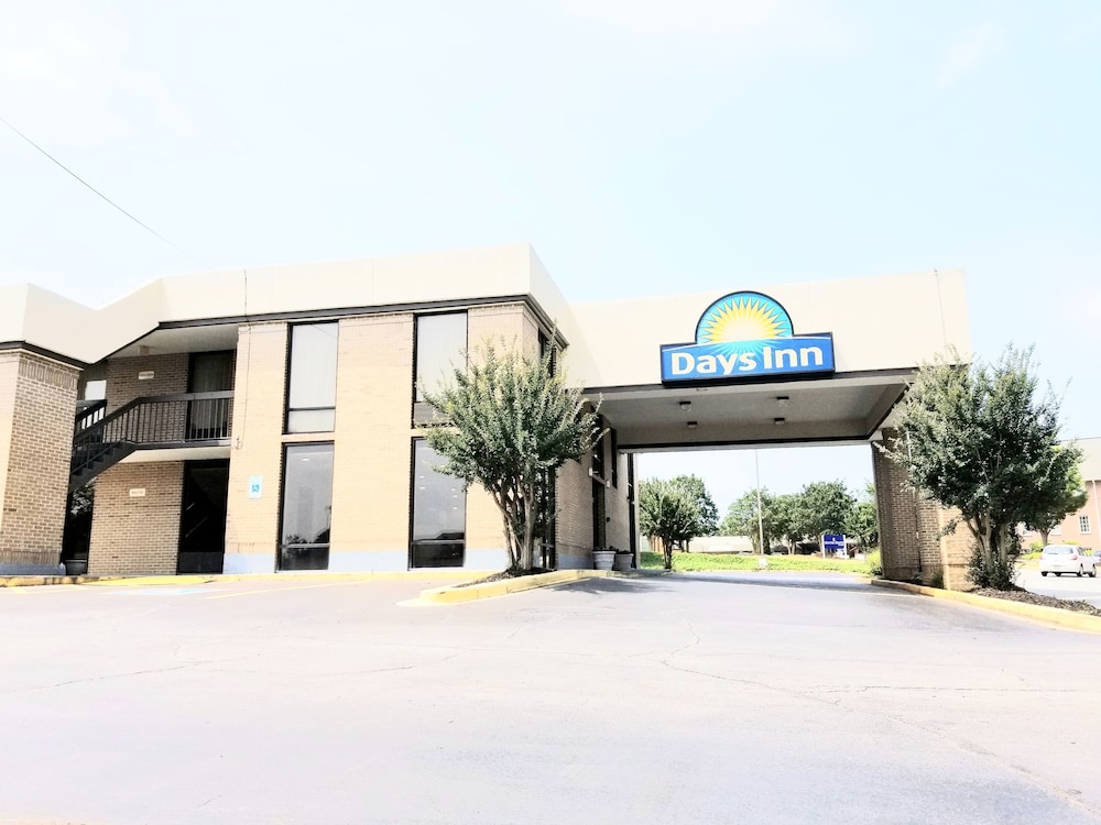 Days Inn by Wyndham Easley/Greenville/Clemson Area 2/38