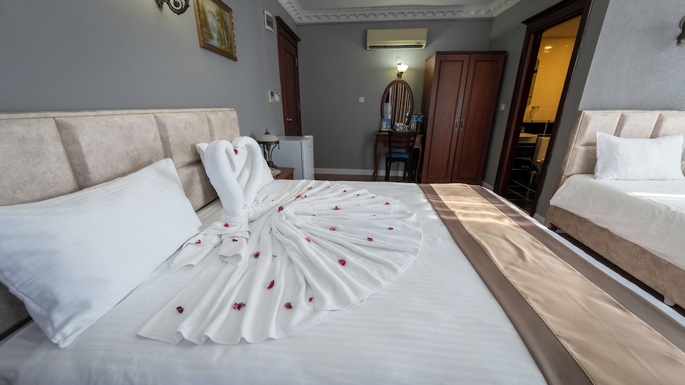 Basileus Hotel 37/79