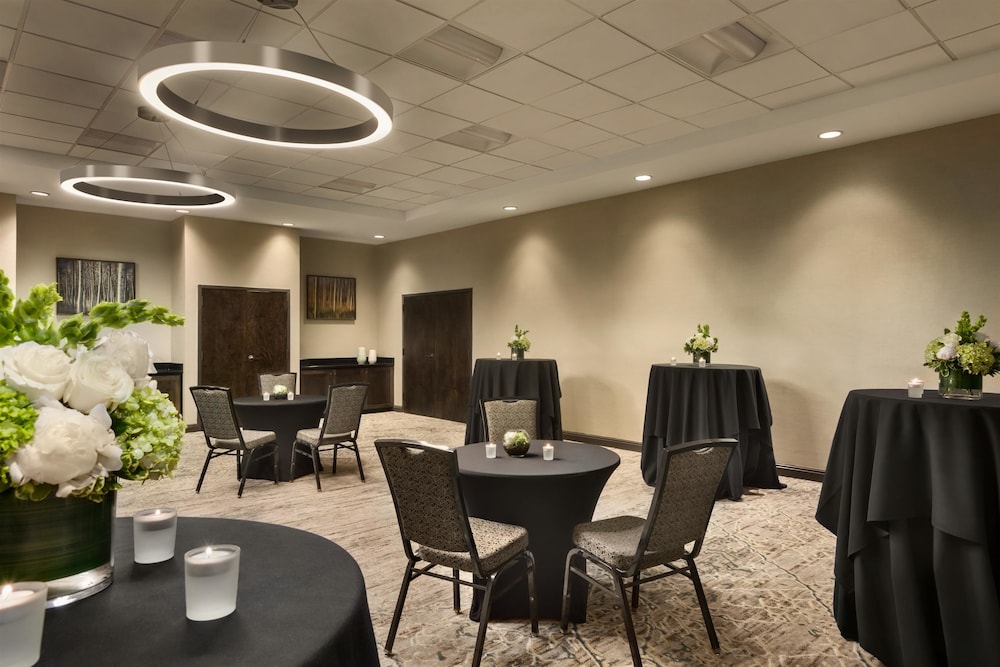 Embassy Suites By Hilton Atlanta Alpharetta 60/82