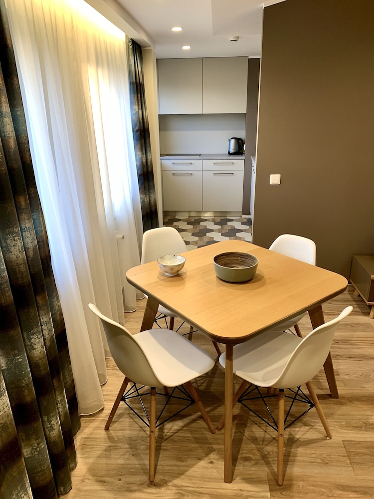Ernesta Lux Apartments 37/50