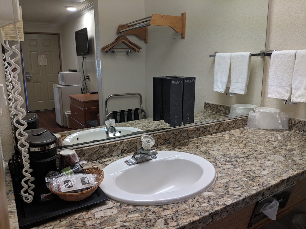 Budget Inn Corcoran Near Tulare CA 43 42/50