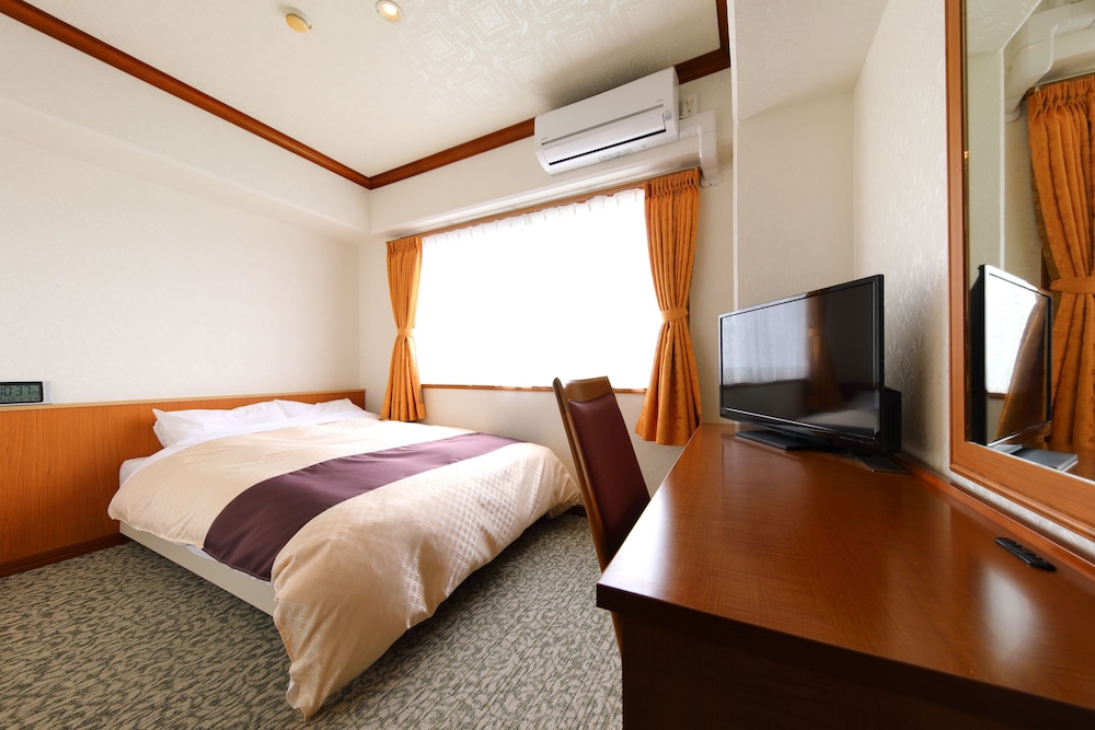 ROOM, DOUBLE BED