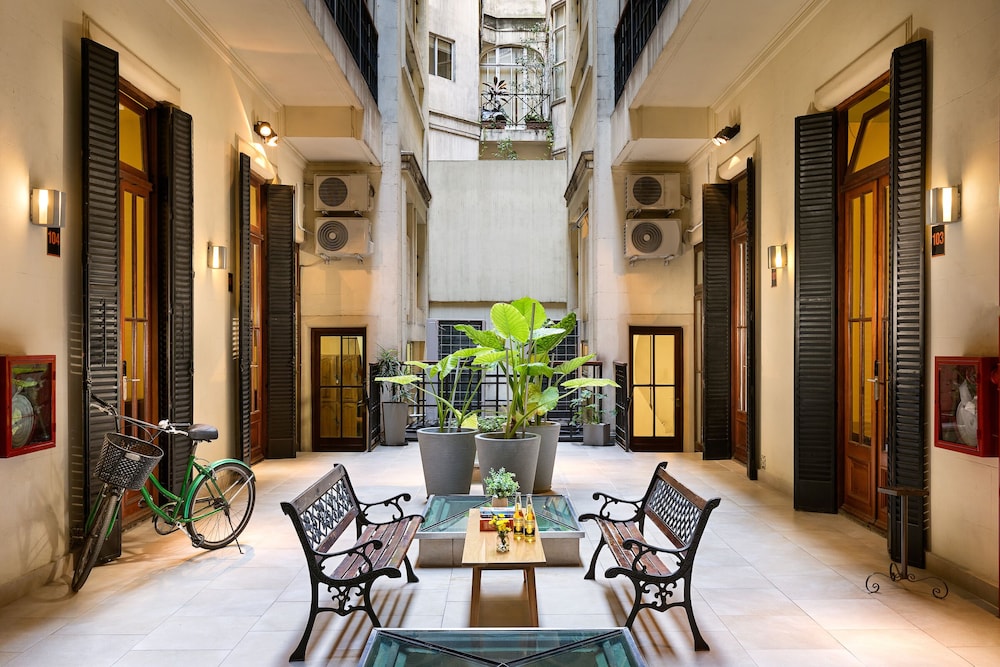 MILHOUSE HOSTEL AVENUE 50/65