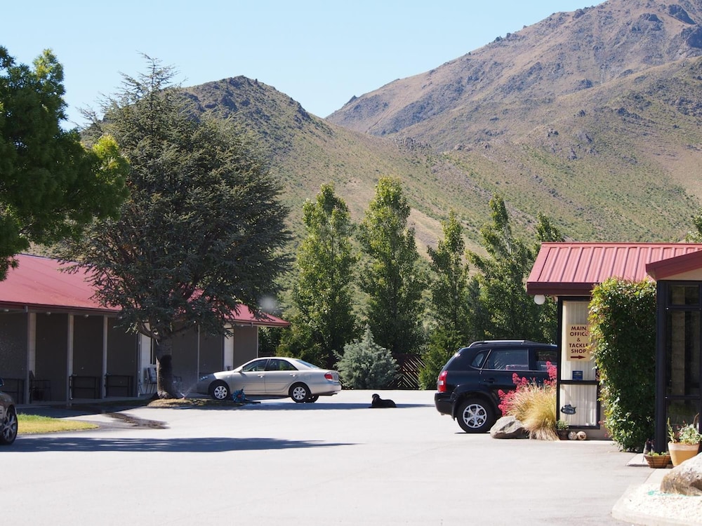 Sierra Motel and Apartments 41/50