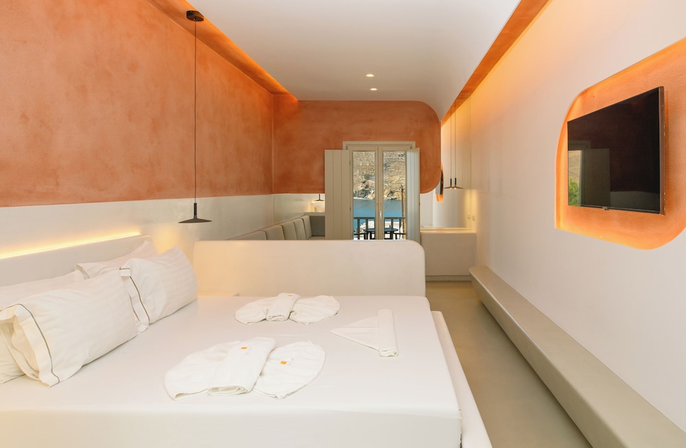 Yperia Hotel 10/59
