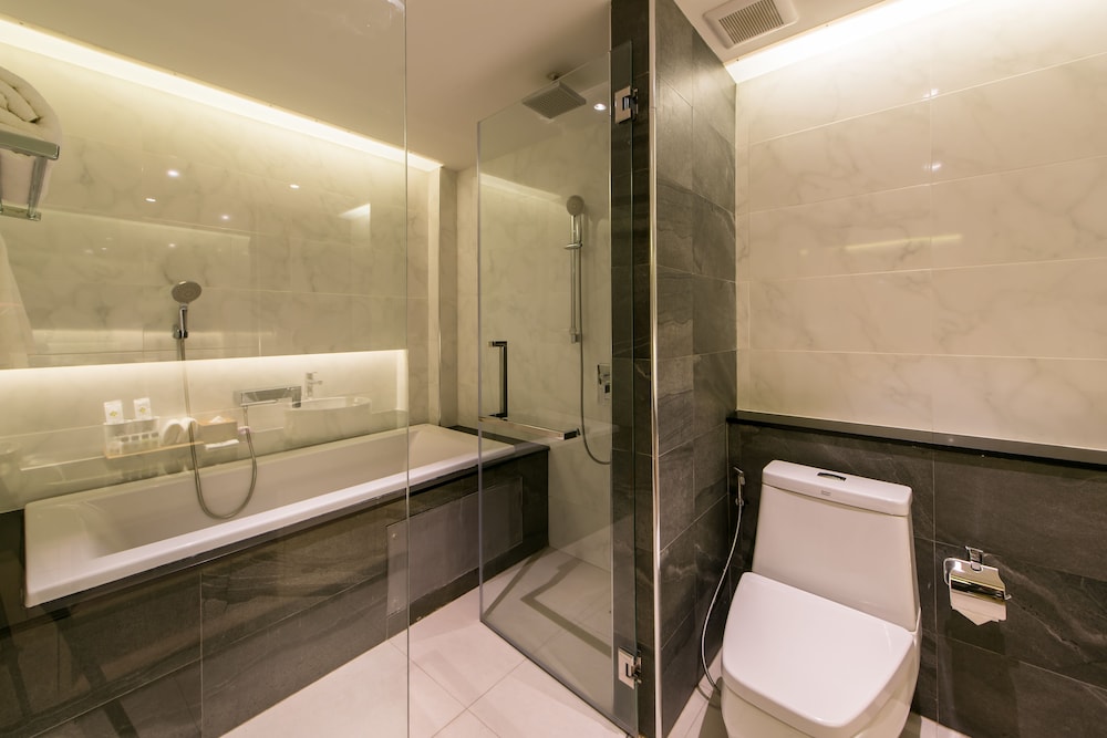 Nadee 10 Resort & Hotel 33/36