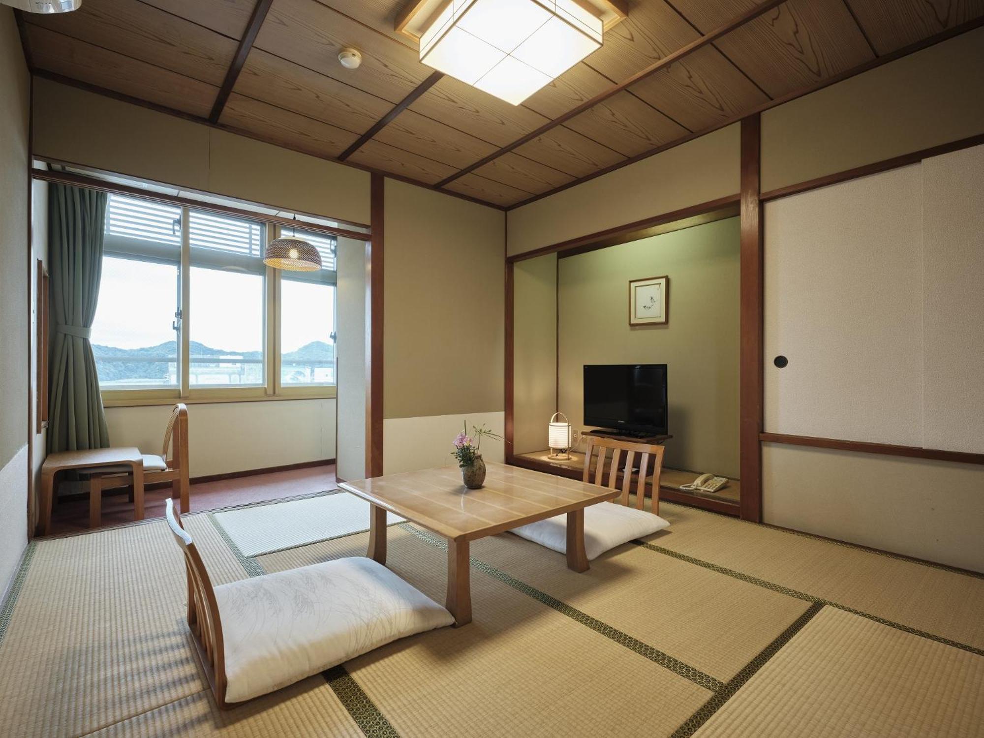 Japanese, 2 Futon Beds, Side Ocean View, Tatami