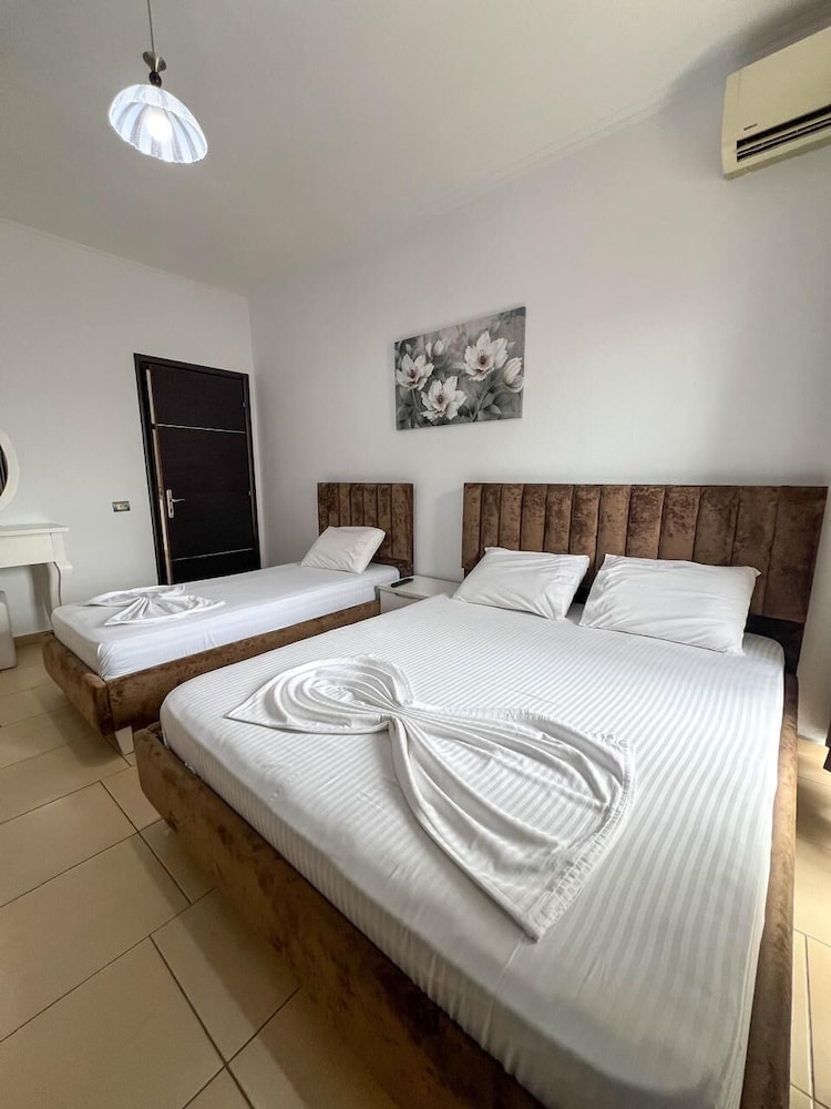 Hotel Rixhi 32/69