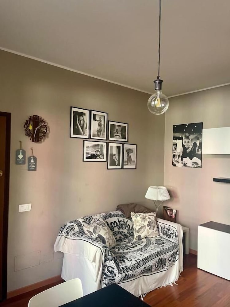 Easy Milano Rooms And Apartments Navigli 5/46