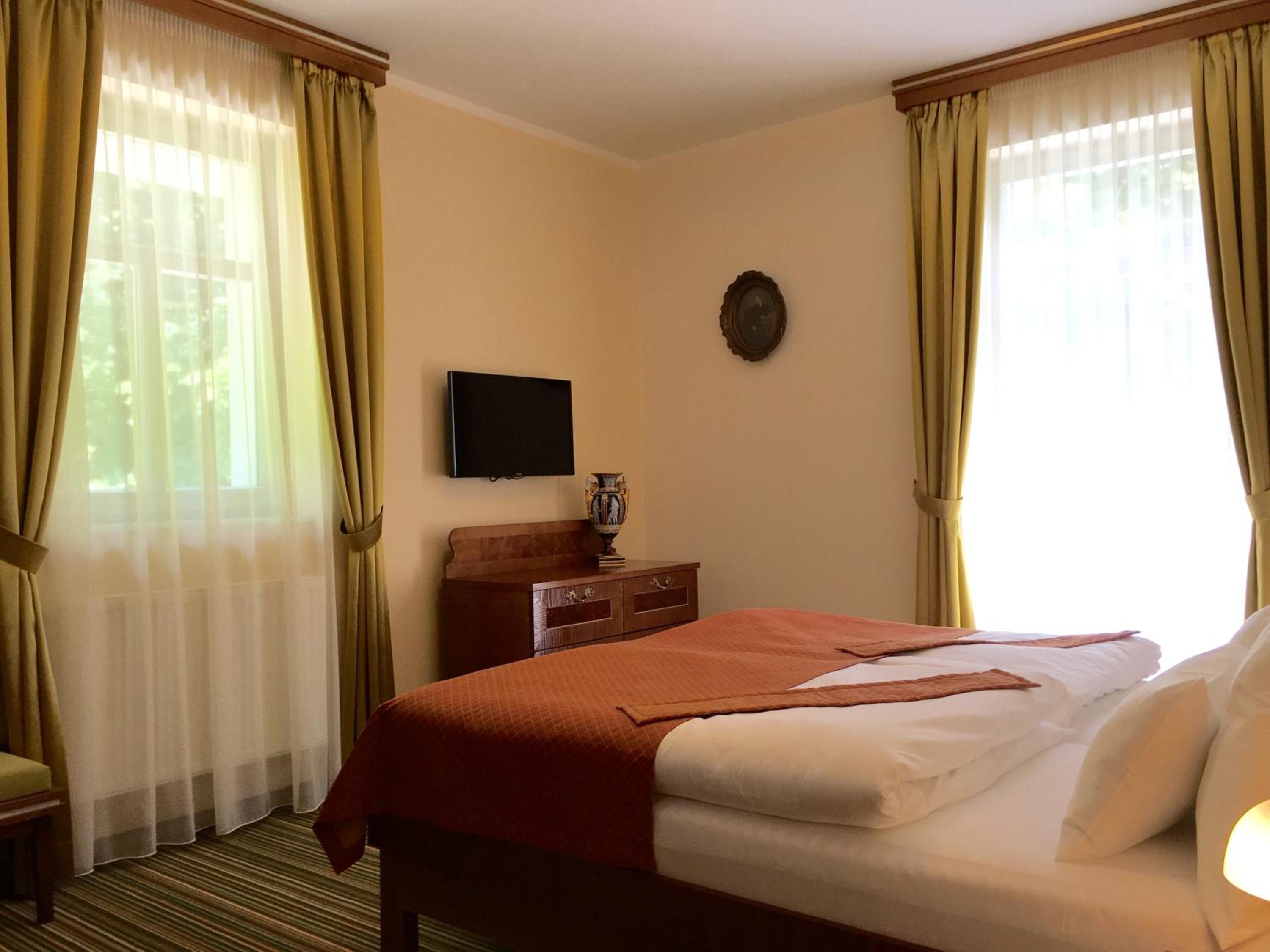 Parkhotel Forest 17/60