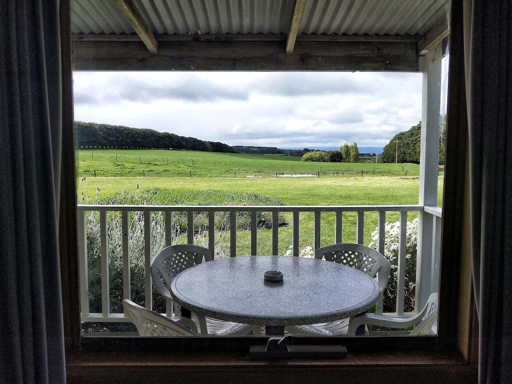 TWELVE APOSTLES MOTEL & COUNTRY RETREAT 24/50