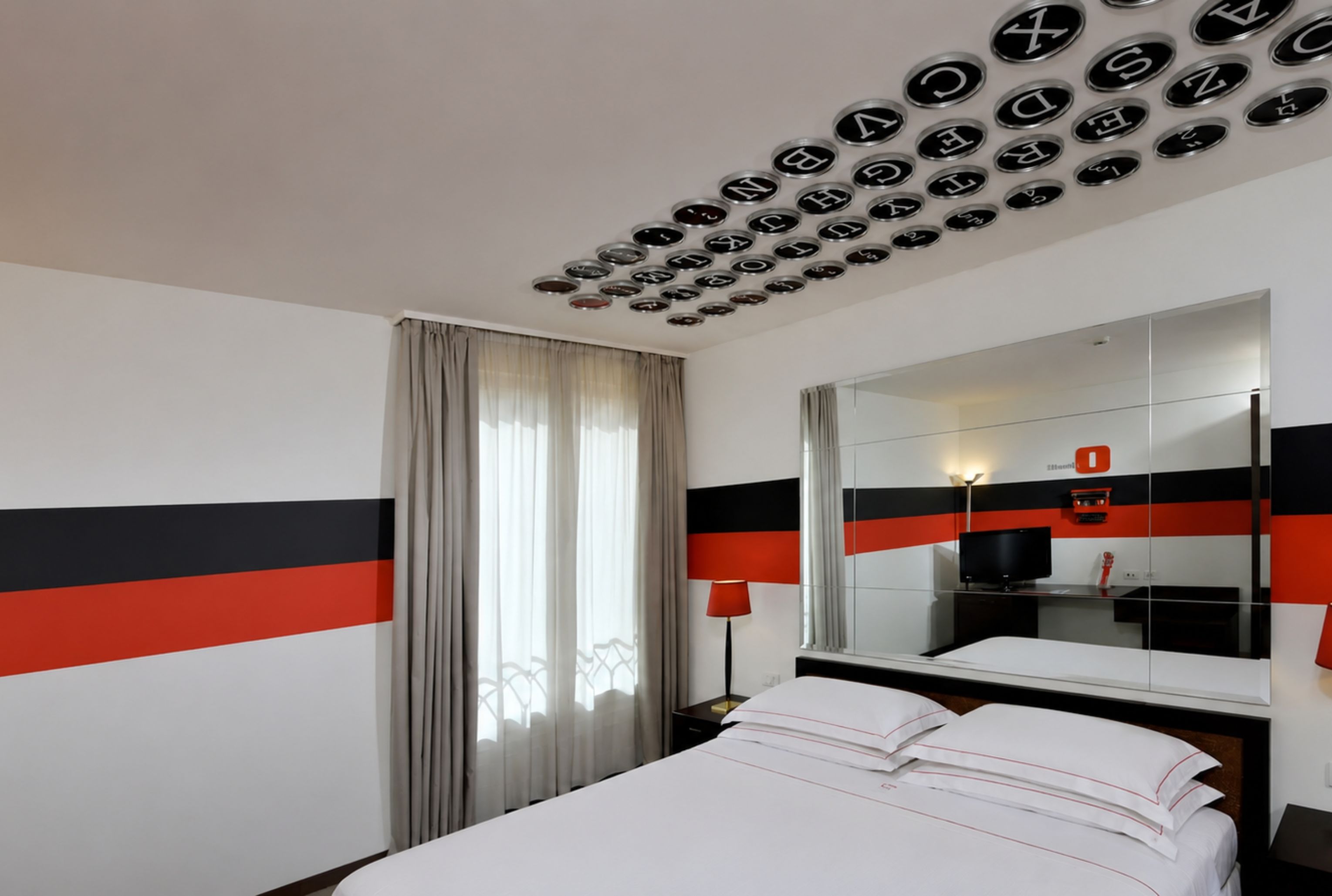Artsy, Double or Twin Bed