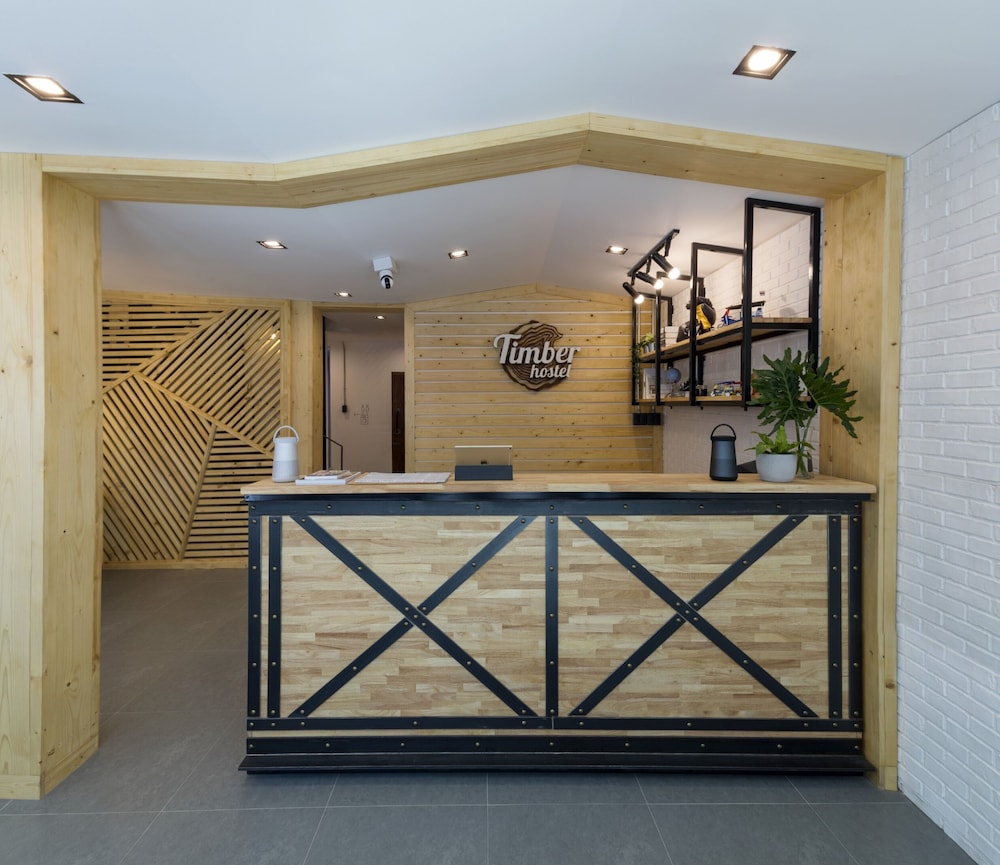 Timber Hostel 8/63