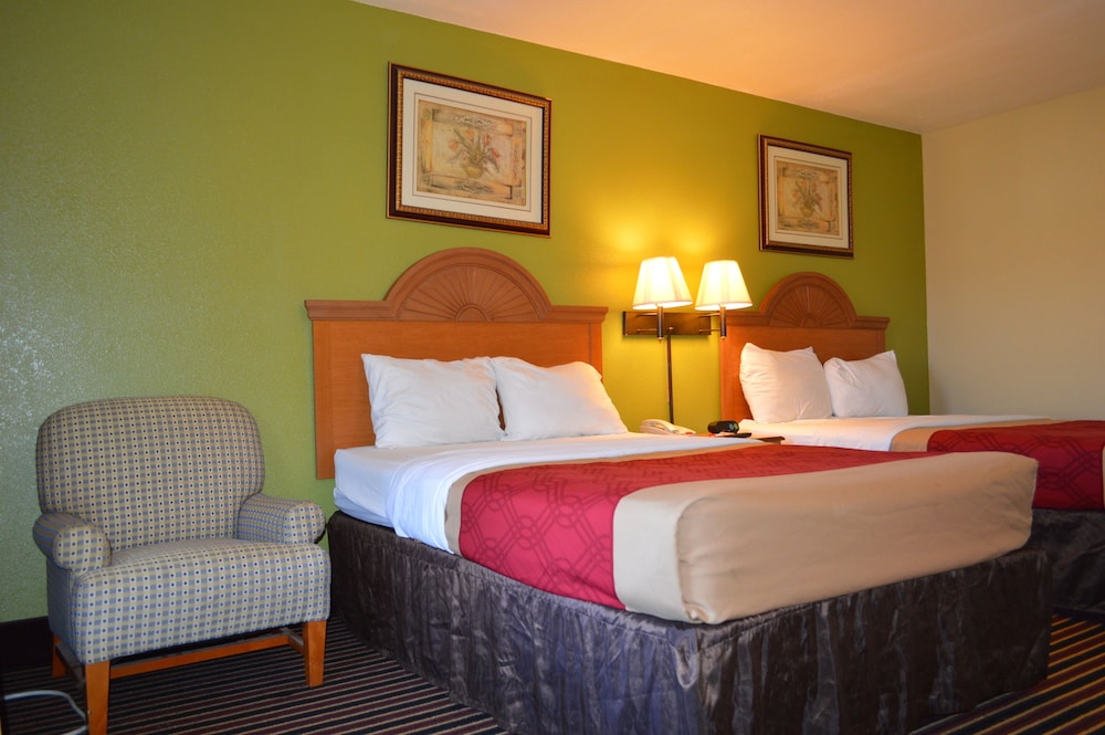 Econo Lodge Lake Charles University Area 22/48
