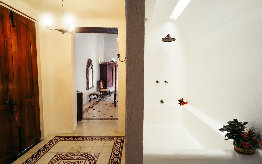 Alfiz Hotel Boutique 49/50