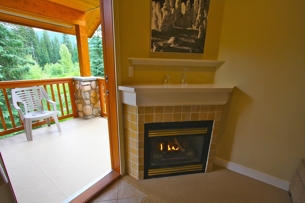 The Pinnacle Lodge 24/46