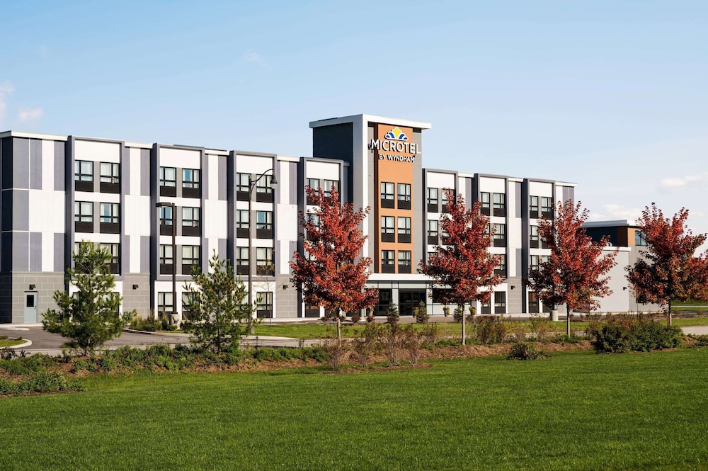 Microtel Inn and Suites by Wyndham Aurora 43/49