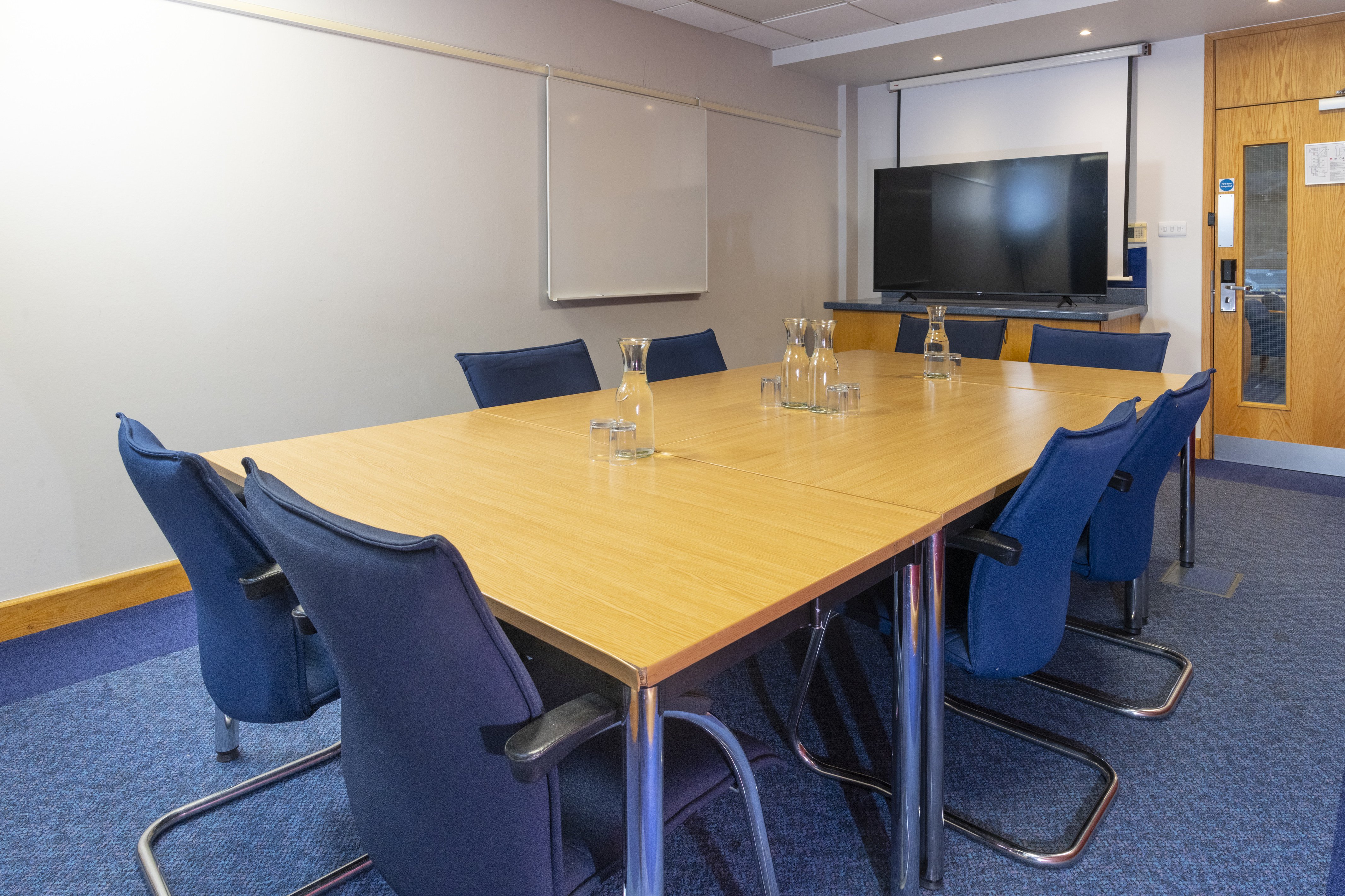 Holiday Inn Express Milton Keynes 32/46