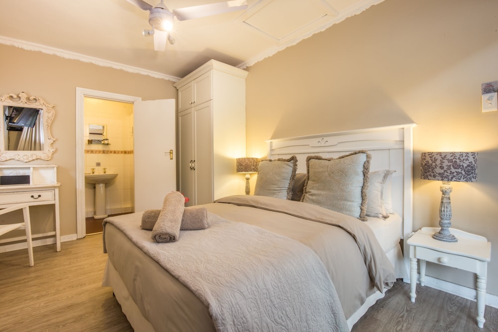 Fairway Guest House 4/50