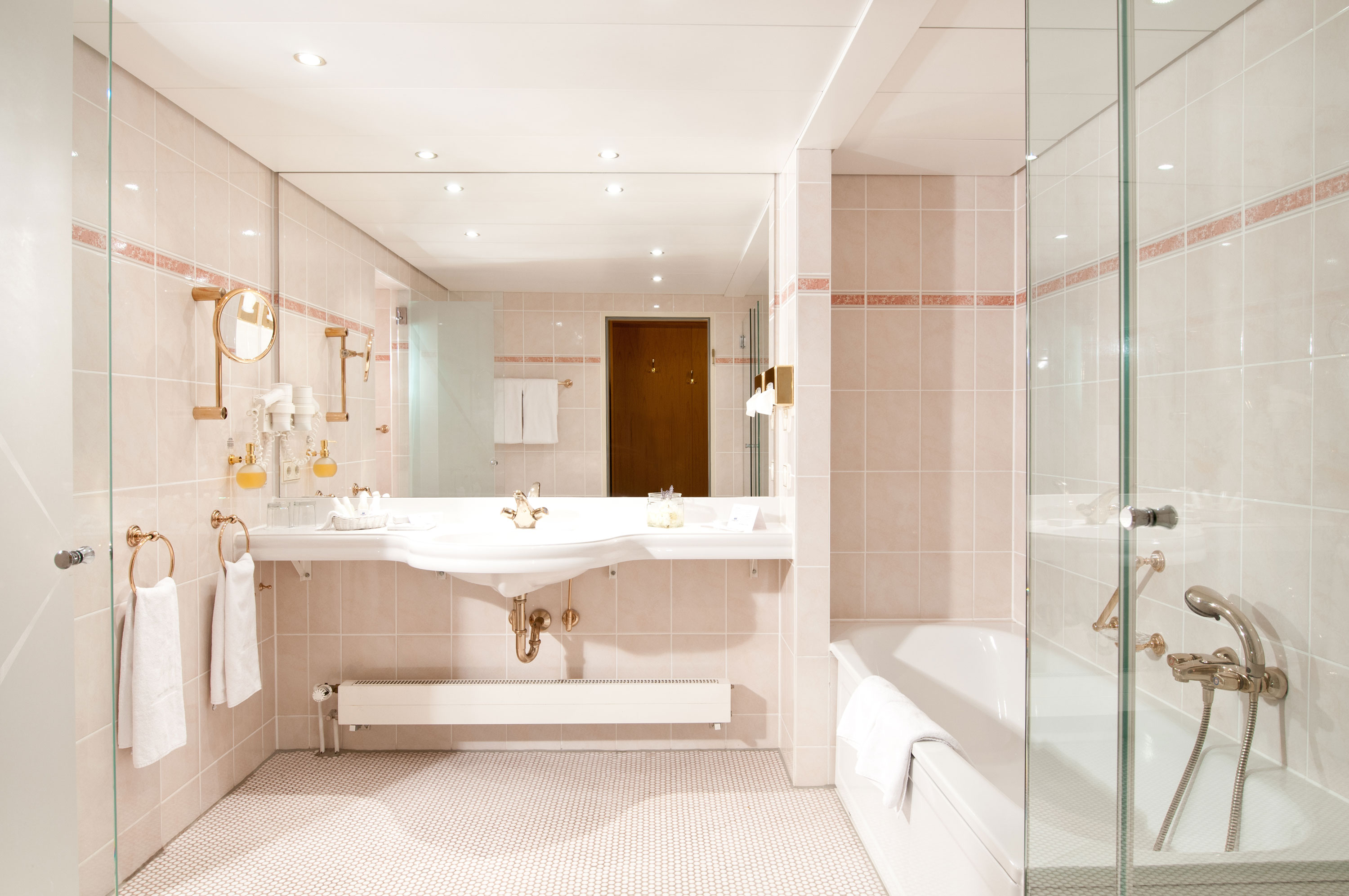 جناح، MARITIM HOTEL MAGDEBURG 3/3