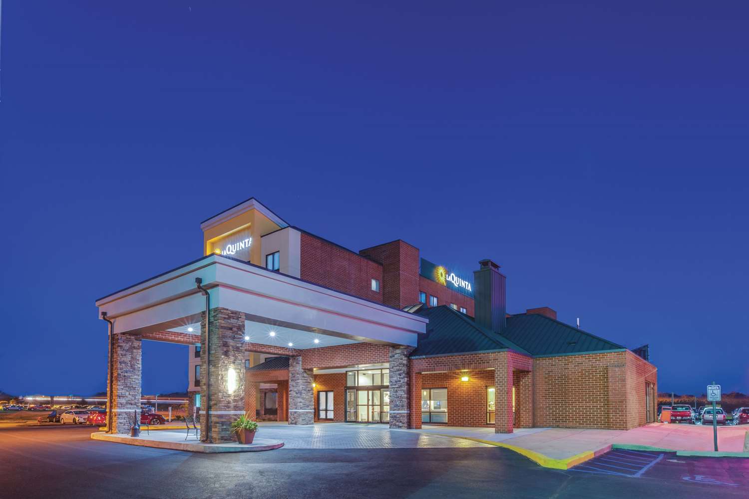 La Quinta Inn & Suites by Wyndham Philadelphia Airport 2/49