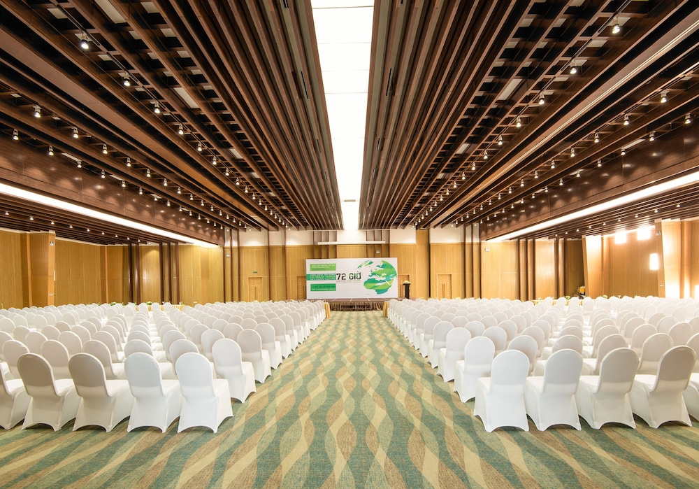 Royal Lotus Hotel Danang 63/69