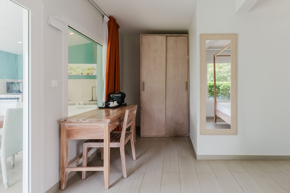 Hotel Fregate Bleue 12/72